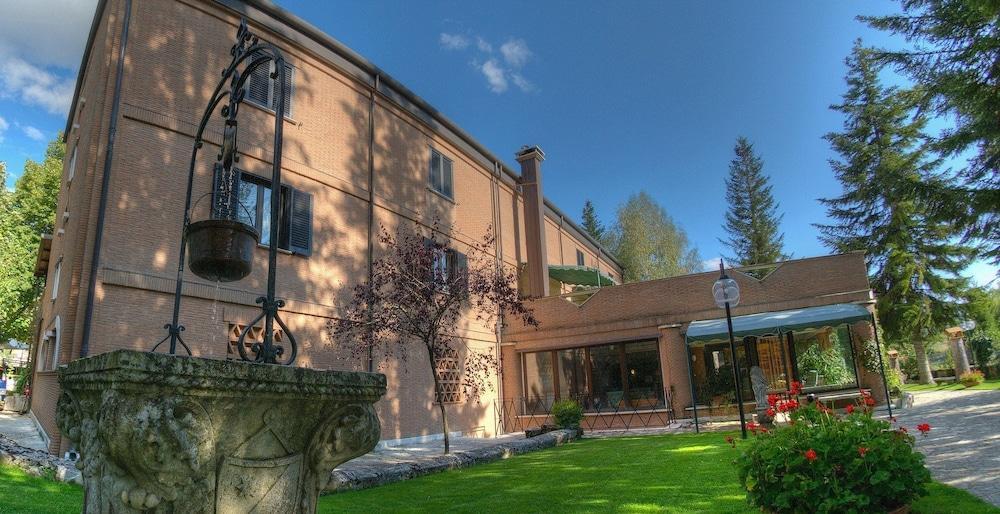 Lh Albergo Il Picchio Pescasseroli Eksteriør bilde