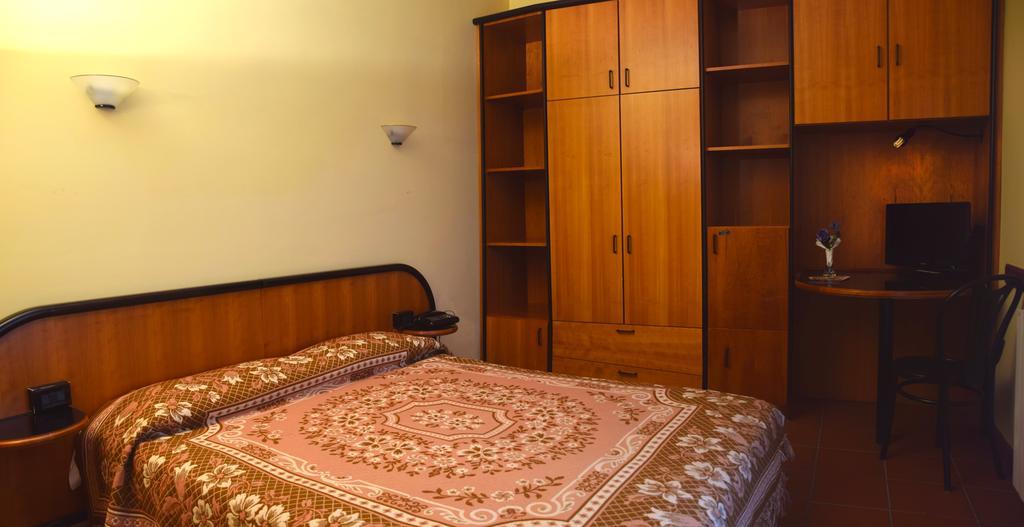 Lh Albergo Il Picchio Pescasseroli Rom bilde